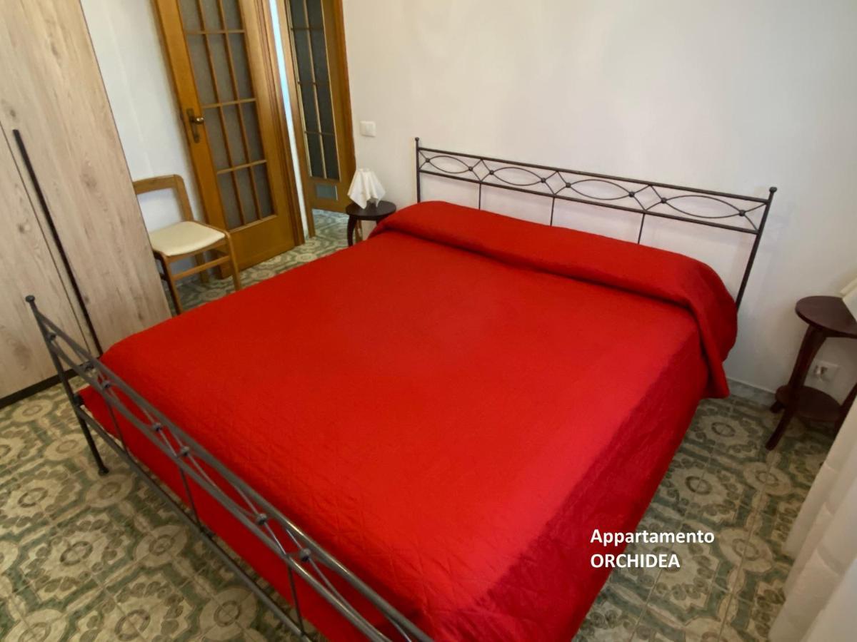 I Fiori Di Pietra Aparthotel Пиетра Лигуре Екстериор снимка