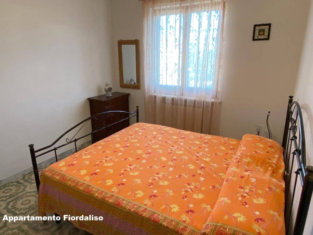 I Fiori Di Pietra Aparthotel Пиетра Лигуре Екстериор снимка