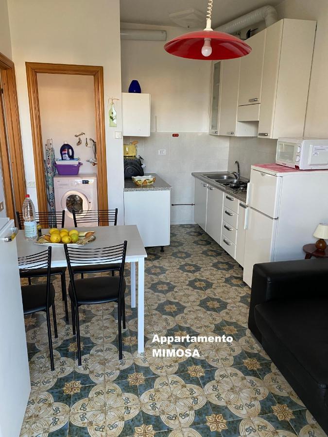 I Fiori Di Pietra Aparthotel Пиетра Лигуре Екстериор снимка